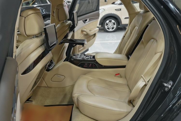 Used Audi A8 2014 A8L 6.3 FSI W12 quattro flagship model Interior 3