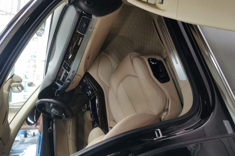 Used Audi A8 2014 A8L 45 TFSI quattro Comfort model Interior 3