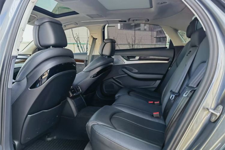Used Audi A8 2014 A8L 45 TFSI quattro Comfort model Interior 4