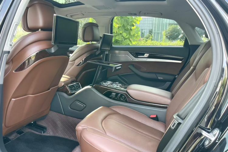Used Audi A8 2014 A8L 60 TFSI quattro Exclusive Edition Interior 4