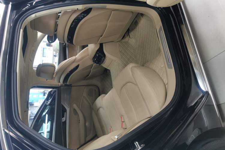 Used Audi A8 2014 A8L 45 TFSI quattro Comfort model Interior 4