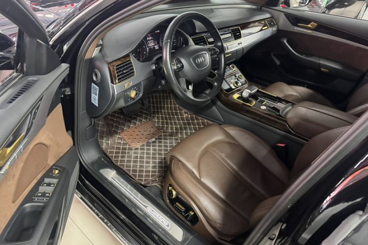 Used Audi A8 2014 A8L 45 TFSI quattro Comfort model Interior 4