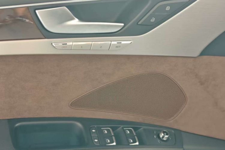 Used Audi A8 2014 A8L 45 TFSI quattro Comfort model Interior 4