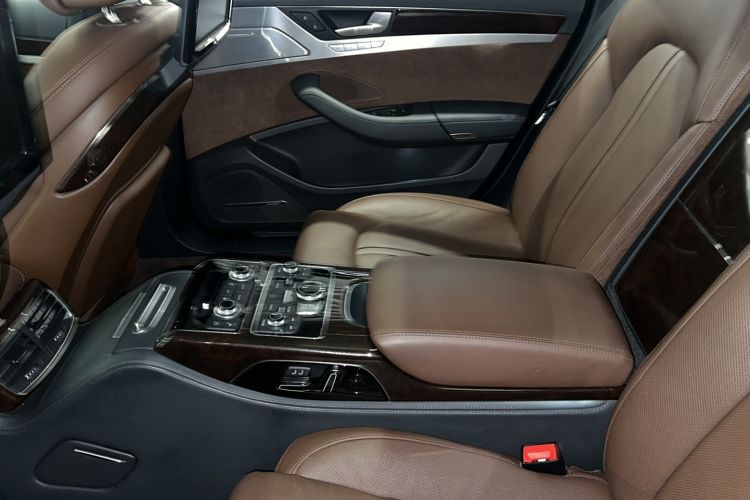 Used Audi A8 2014 A8L 60 TFSI quattro Exclusive Edition Interior 6