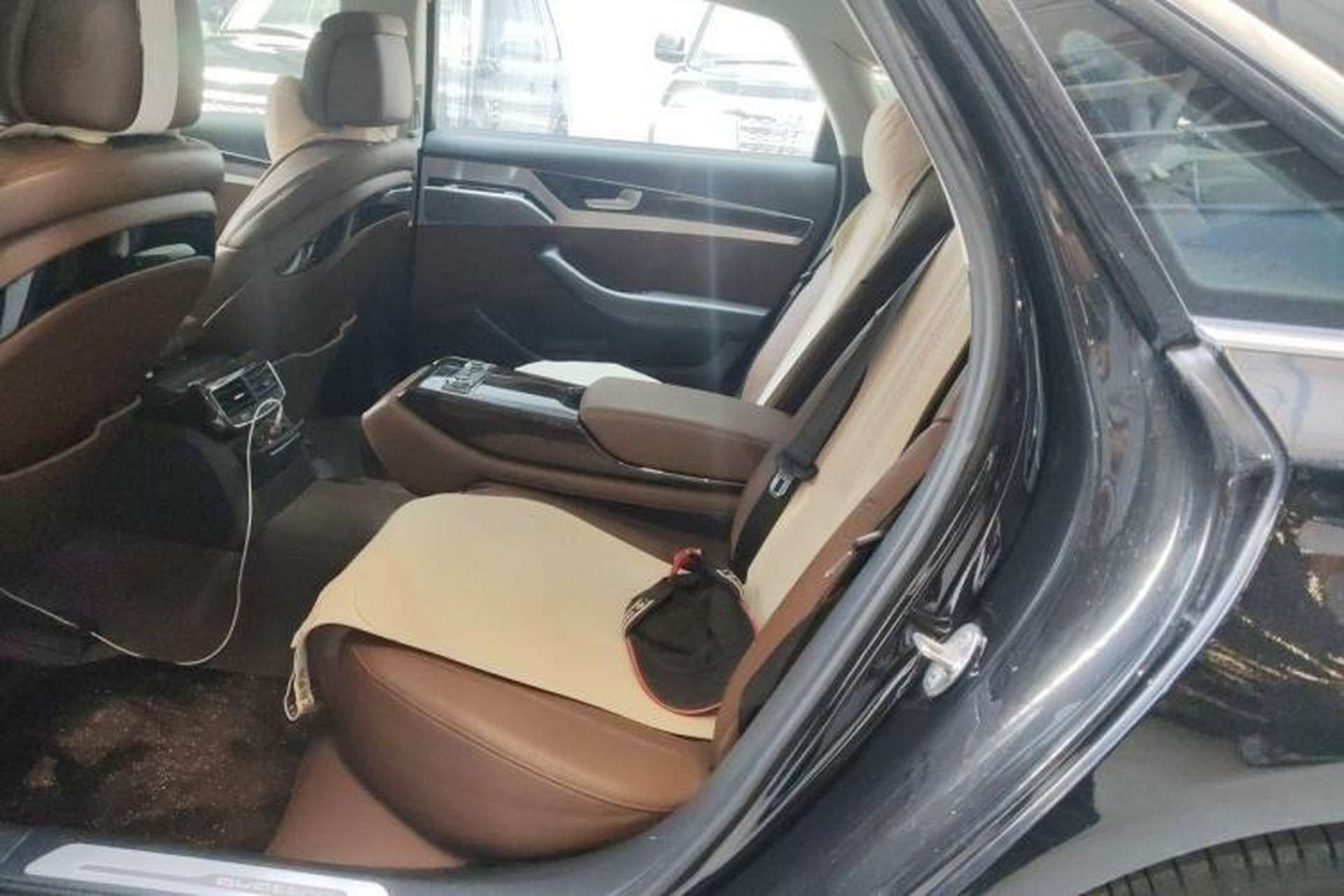 Used Audi A8 2014 A8L 45 TFSI quattro Comfort model Left Rear Seat