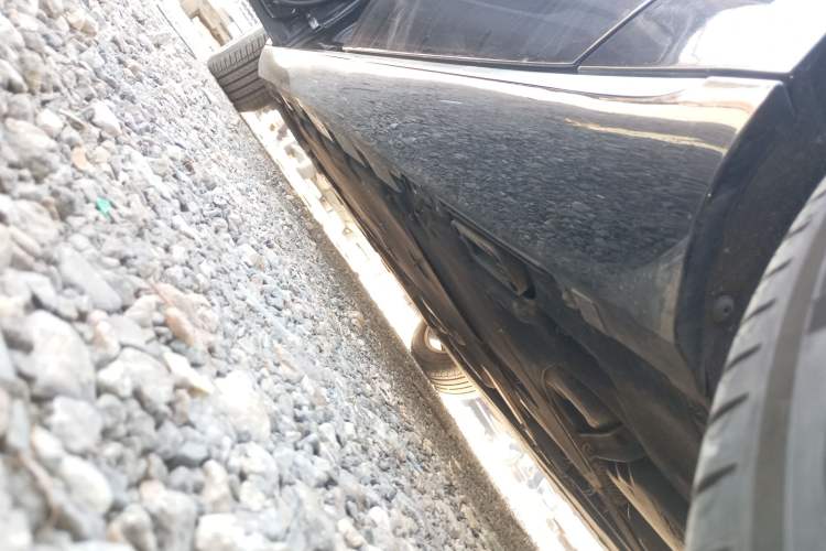 Used Audi A8 2014 A8L 45 TFSI quattro Comfort model Left Side Sill