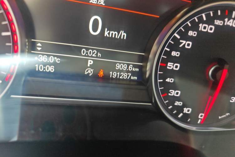 Used Audi A8 2014 A8L 45 TFSI quattro Luxury Model Odometer Close Up