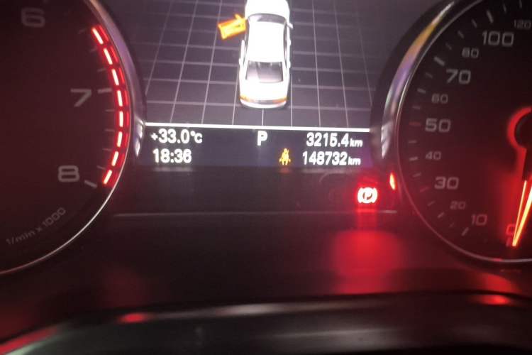 Used Audi A8 2014 A8L 45 TFSI quattro Luxury Model Odometer Close Up