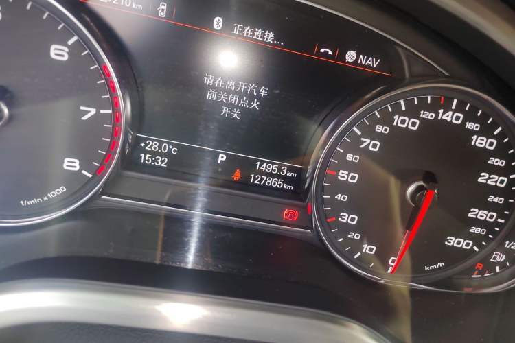 Used Audi A8 2014 A8L 45 TFSI quattro Luxury Model Odometer Close Up