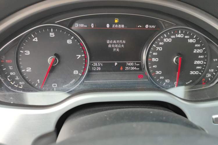 Used Audi A8 2014 A8L 45 TFSI quattro Comfort model Odometer Close Up