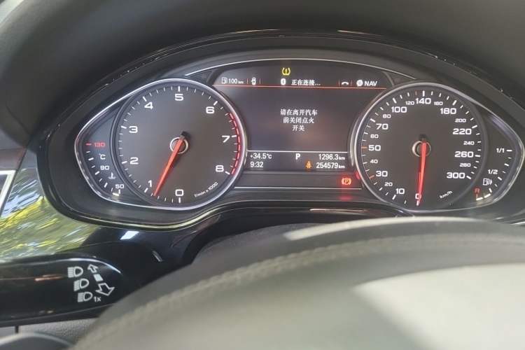 Used Audi A8 2014 A8L 45 TFSI quattro Luxury Model Odometer Close Up