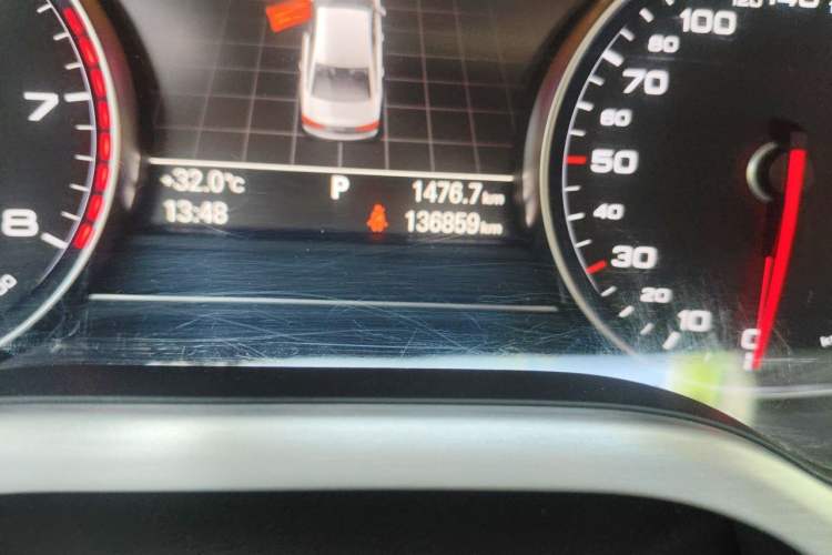 Used Audi A8 2014 A8L 45 TFSI quattro Comfort model Odometer Close Up