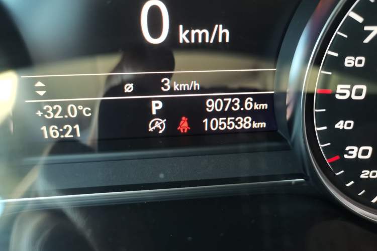 Used Audi A8 2014 A8L 45 TFSI quattro Comfort model Odometer Close Up