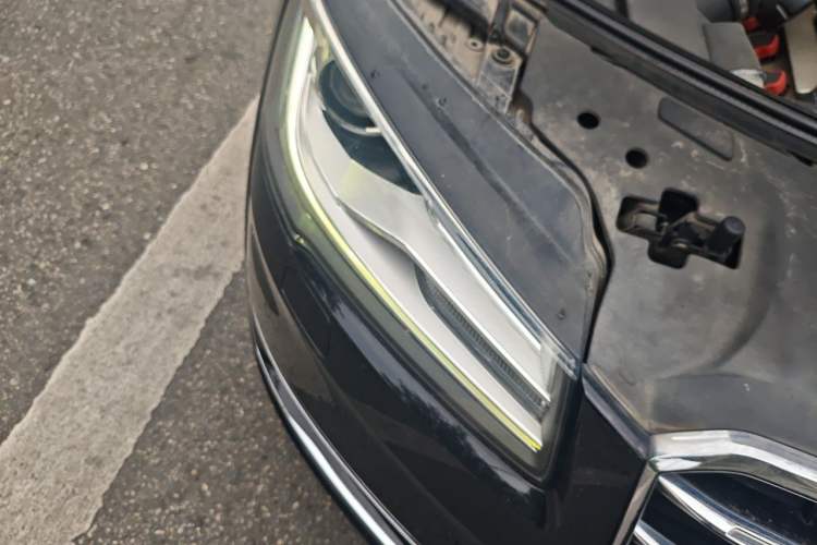 Used Audi A8 2014 A8L 45 TFSI quattro Comfort model Right Front Headlight