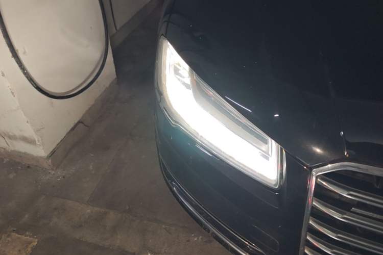 Used Audi A8 2014 A8L 45 TFSI quattro Comfort model Right Front Headlight