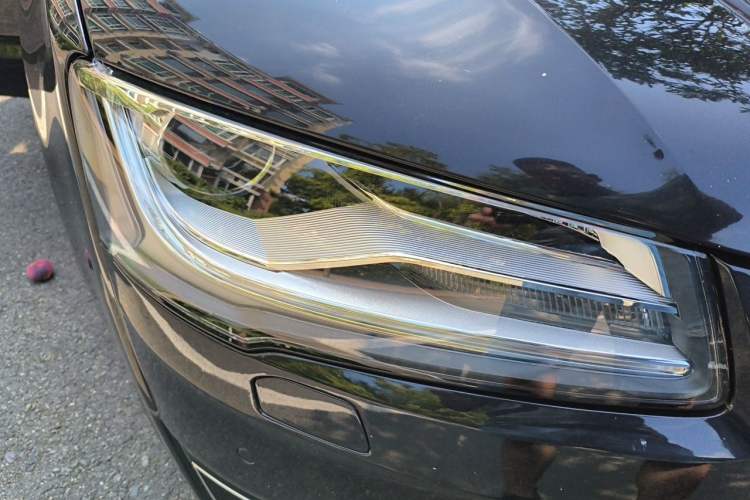 Used Audi A8 2014 A8L 45 TFSI quattro Comfort model Right Front Headlight