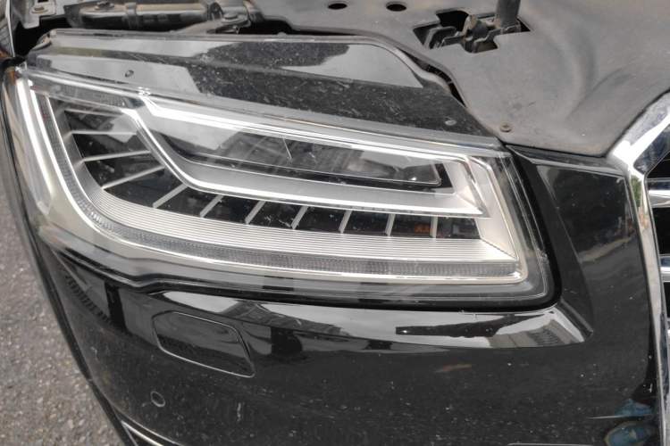 Used Audi A8 2014 A8L 45 TFSI quattro Comfort model Right Front Headlight