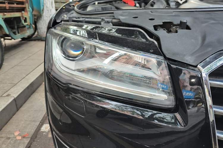 Used Audi A8 2014 A8L 45 TFSI quattro Comfort model Right Front Headlight