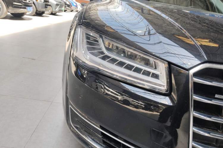 Used Audi A8 2014 A8L 45 TFSI quattro Comfort model Right Front Headlight
