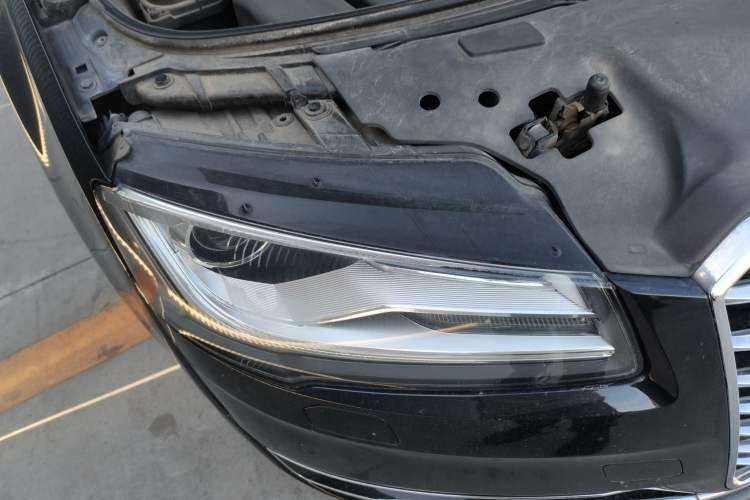 Used Audi A8 2014 A8L 45 TFSI quattro Comfort model Right Front Headlight