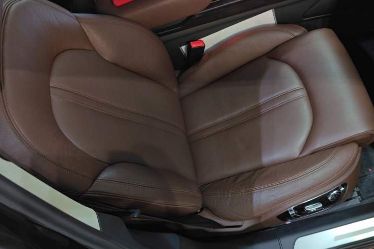 Used Audi A8 2014 A8L 45 TFSI quattro Comfort model Right Front Seat