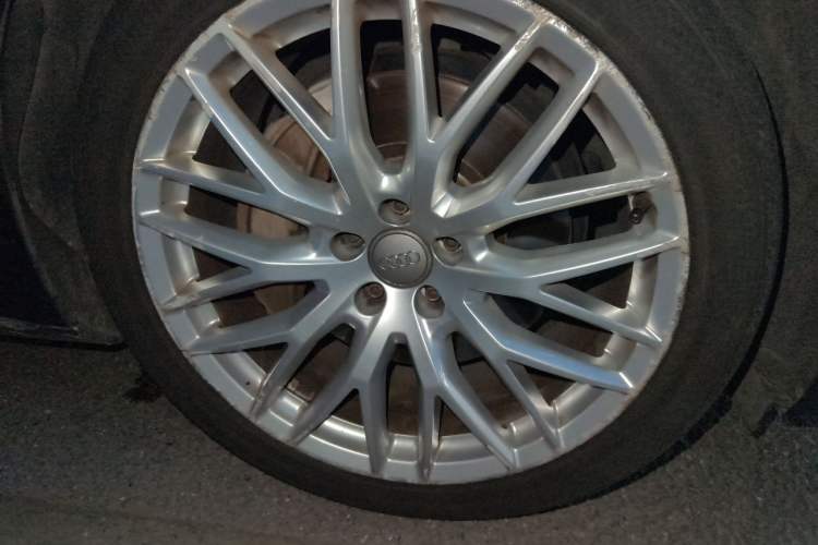Used Audi A8 2014 A8L 50 TFSI quattro Prestige Edition Right Front Wheel Hub