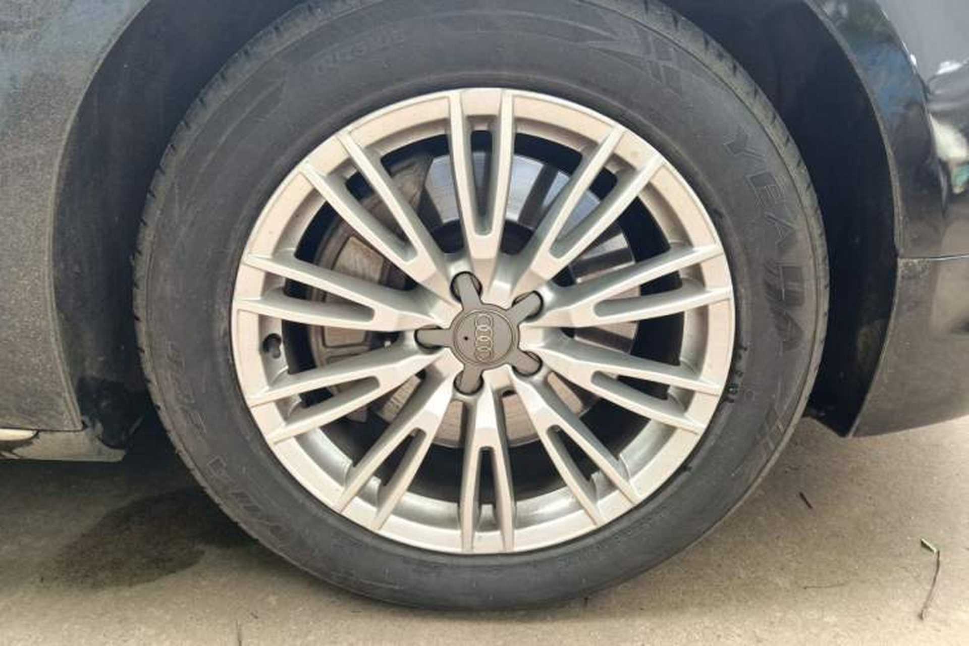 Used Audi A8 2014 A8L 45 TFSI quattro Comfort model Right Front Wheel Hub