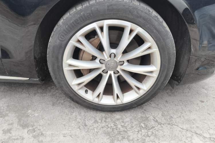Used Audi A8 2014 A8L 45 TFSI quattro Luxury Model Right Front Wheel Hub