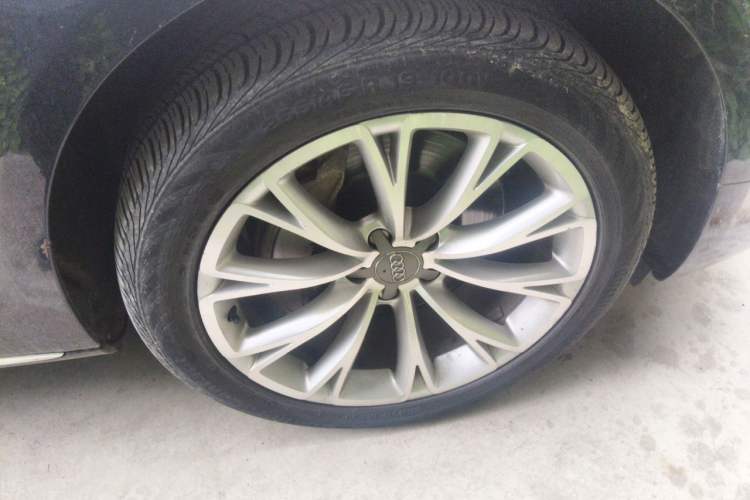 Used Audi A8 2014 A8L 45 TFSI quattro Luxury Model Right Front Wheel Hub