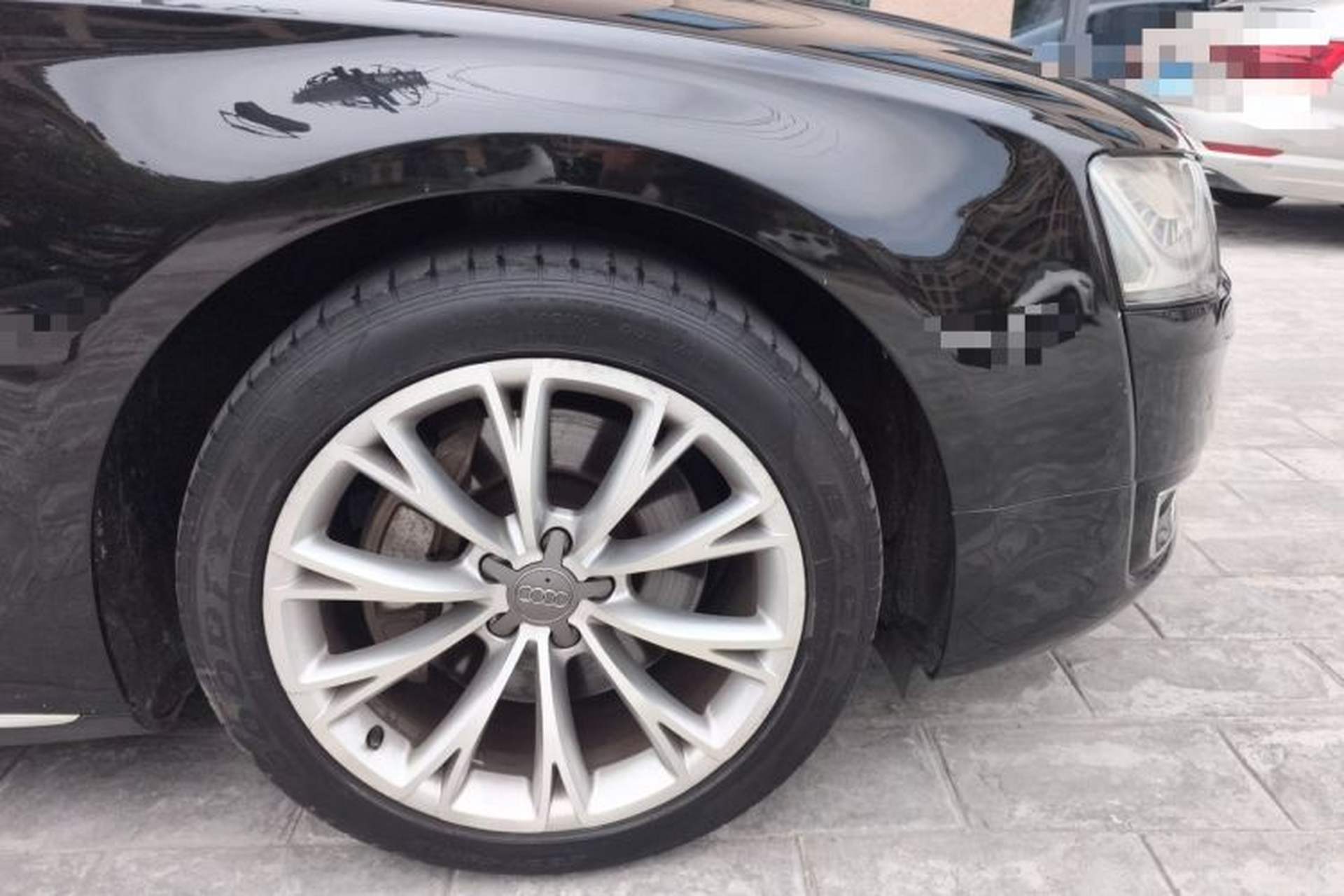 Used Audi A8 2014 A8L 45 TFSI quattro Comfort model Right Front Wheel Hub