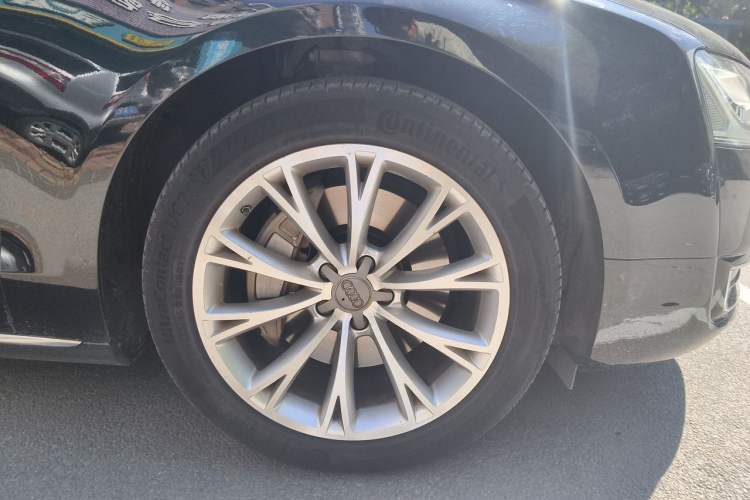 Used Audi A8 2014 A8L 45 TFSI quattro Luxury Model Right Front Wheel Hub
