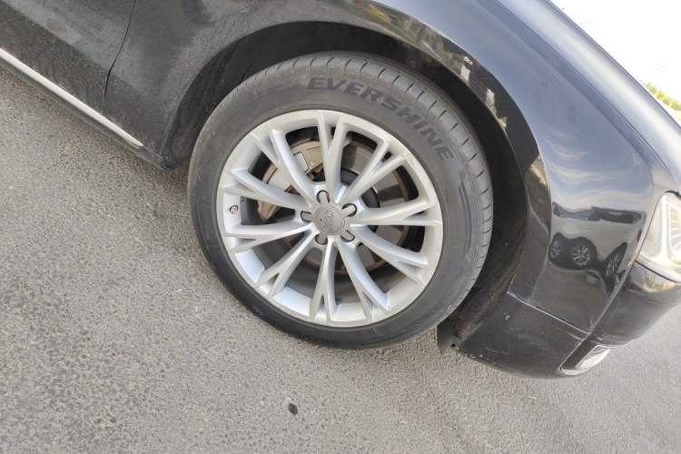 Used Audi A8 2014 A8L 45 TFSI quattro Luxury Model Right Front Wheel Hub