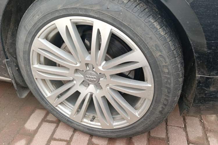 Used Audi A8 2014 A8L 45 TFSI quattro Luxury Model Right Front Wheel Hub