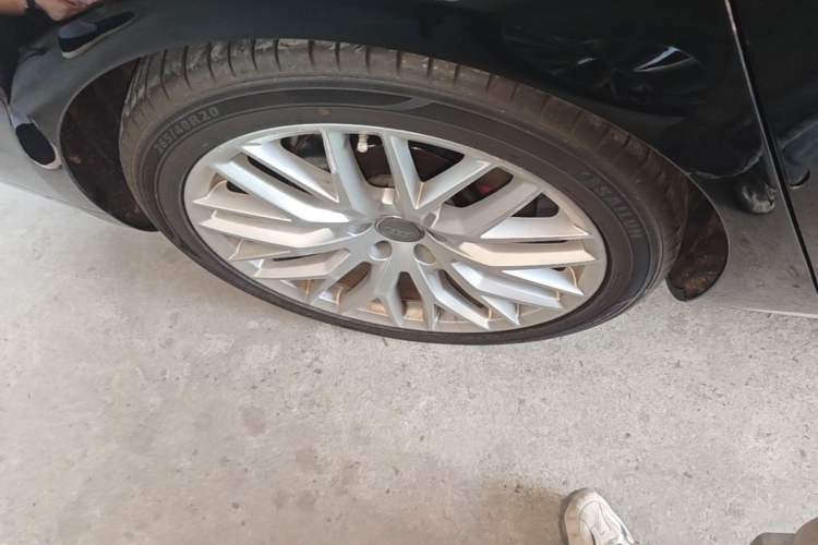Used Audi A8 2014 A8L 45 TFSI quattro Luxury Model Right Rear Wheel Hub