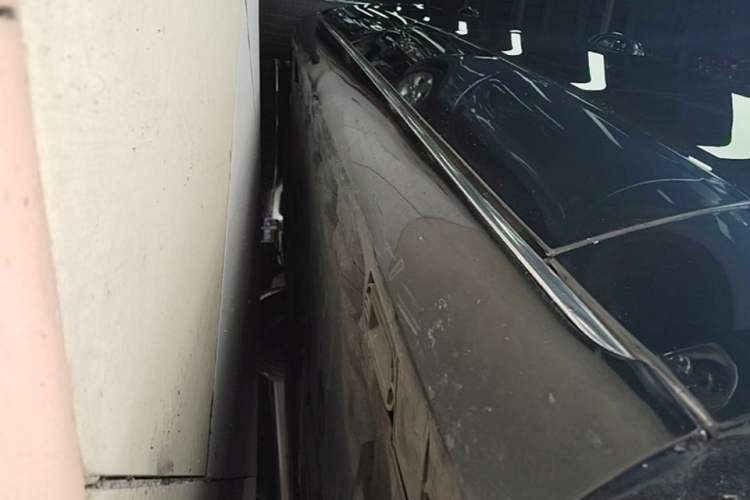 Used Audi A8 2014 A8L 45 TFSI quattro Comfort model Right Side Sill
