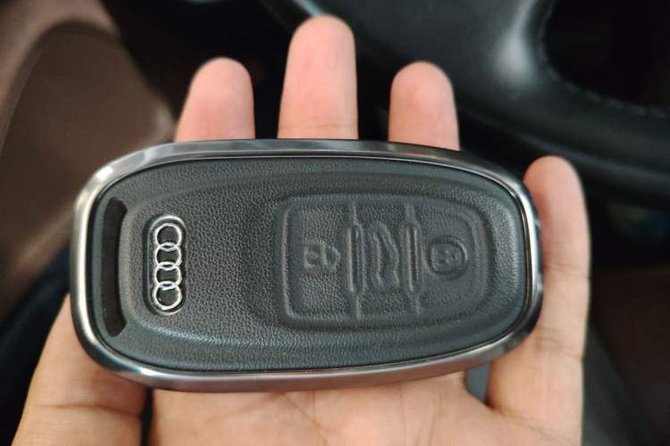 Used Audi A8 2014 A8L 45 TFSI quattro Luxury Model Vehicle Key