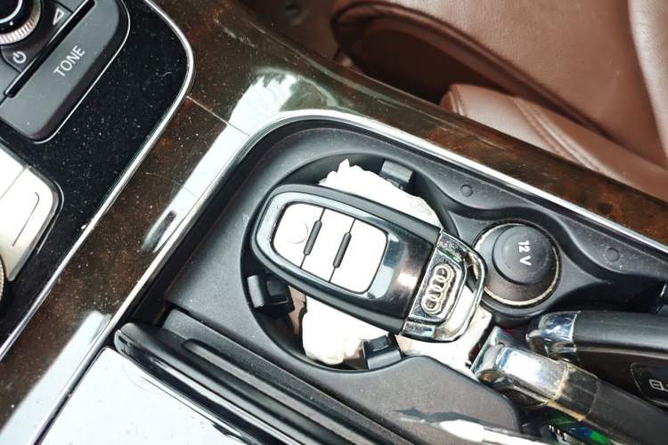 Used Audi A8 2014 A8L 45 TFSI quattro Comfort model Vehicle Key