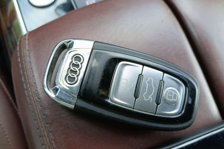 Used Audi A8 2014 A8L 45 TFSI quattro Comfort model Vehicle Key