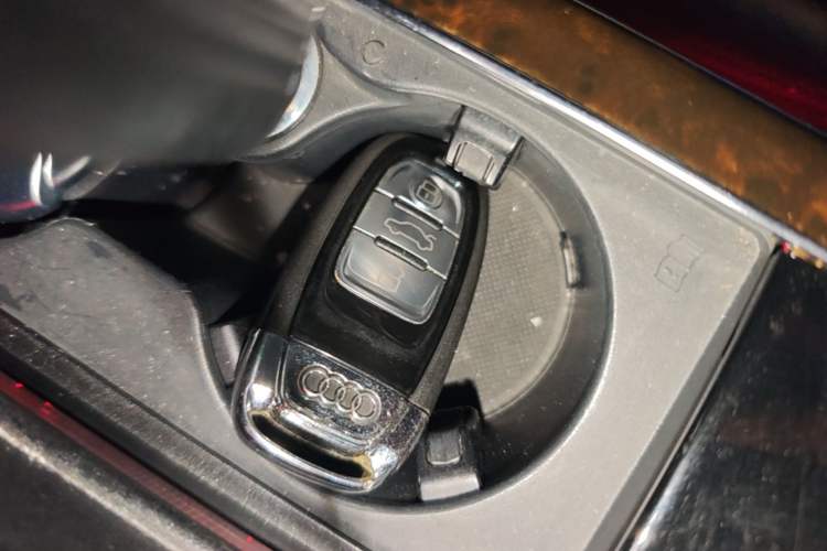Used Audi A8 2014 A8L 45 TFSI quattro Comfort model Vehicle Key