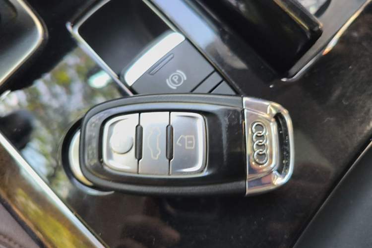 Used Audi A8 2014 A8L 45 TFSI quattro Comfort model Vehicle Key