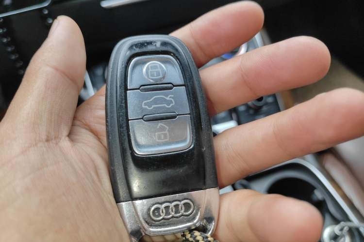 Used Audi A8 2014 A8L 45 TFSI quattro Comfort model Vehicle Key