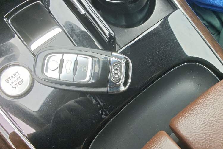 Used Audi A8 2014 A8L 45 TFSI quattro Comfort model Vehicle Key