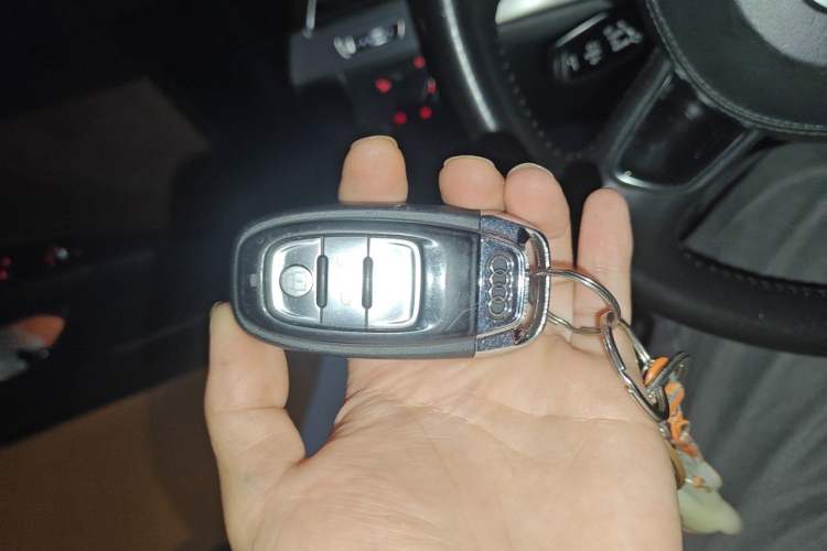 Used Audi A8 2014 A8L 45 TFSI quattro Luxury Model Vehicle Key