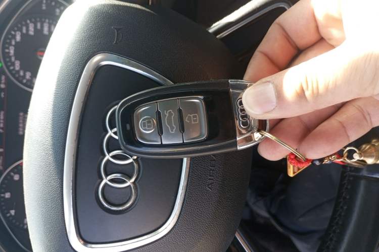 Used Audi A8 2014 A8L 45 TFSI quattro Comfort model Vehicle Key