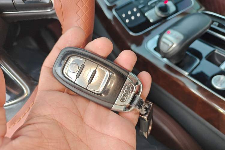 Used Audi A8 2014 A8L 45 TFSI quattro Comfort model Vehicle Key