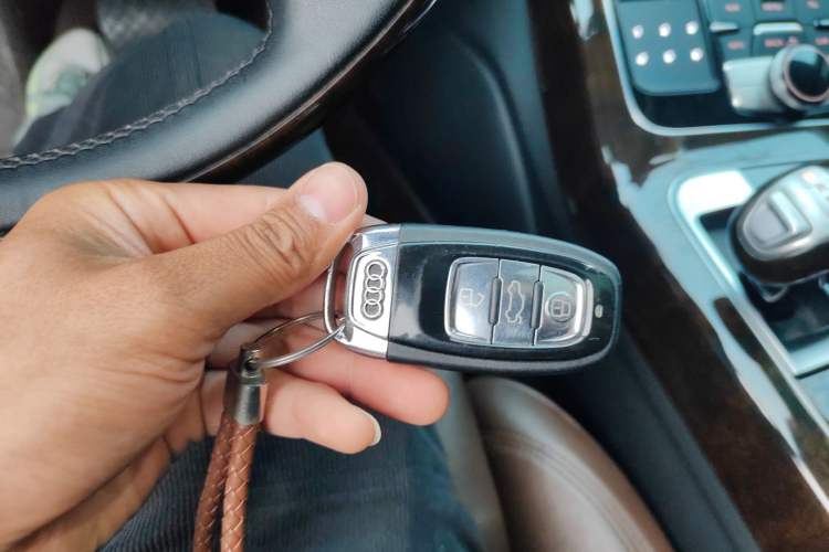 Used Audi A8 2014 A8L 45 TFSI quattro Comfort model Vehicle Key