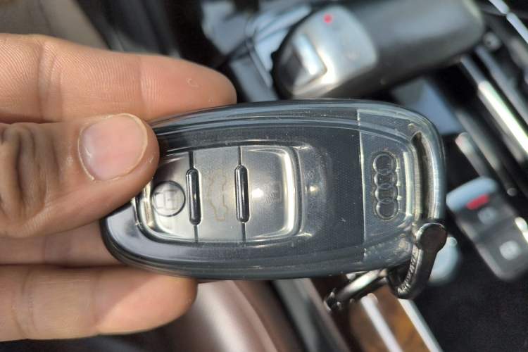 Used Audi A8 2014 A8L 45 TFSI quattro Luxury Model Vehicle Key
