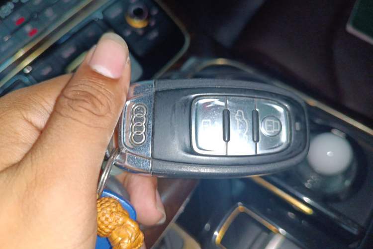 Used Audi A8 2014 A8L 45 TFSI quattro Comfort model Vehicle Key