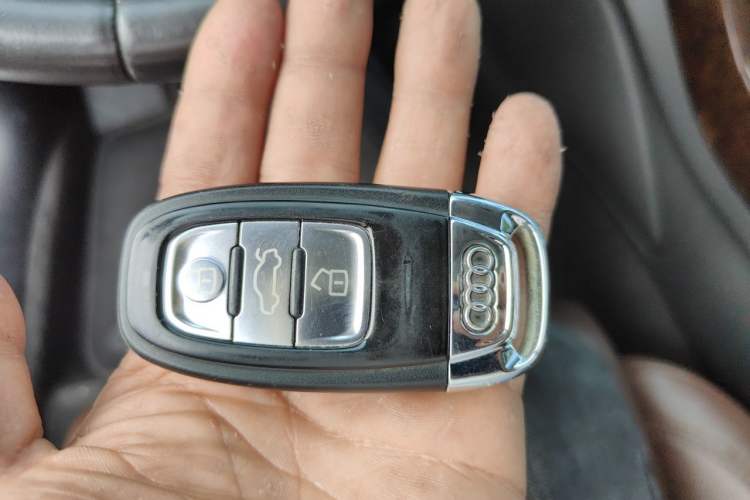 Used Audi A8 2014 A8L 45 TFSI quattro Comfort model Vehicle Key