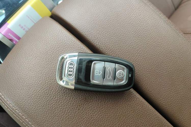 Used Audi A8 2014 A8L 45 TFSI quattro Comfort model Vehicle Key